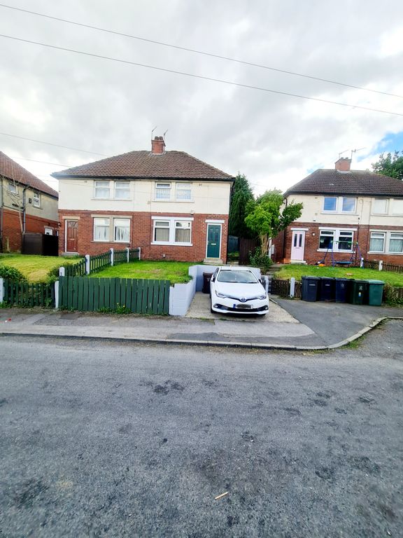 3 bed semidetached house for sale in Ruskin Avenue, Bradford, West