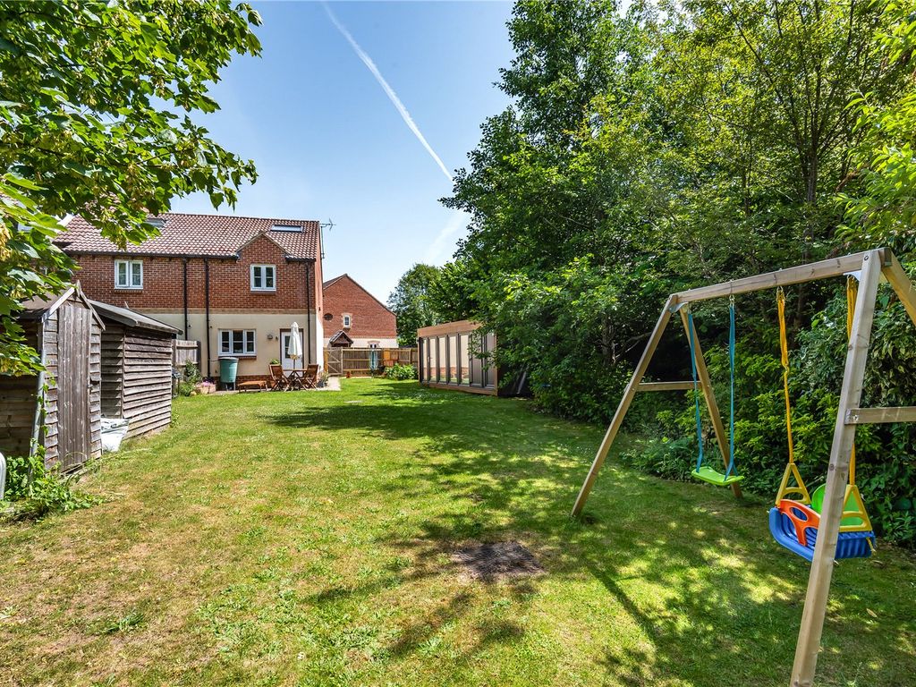 3 bed end terrace house for sale in Badgers Walk, Temple Cowley, East