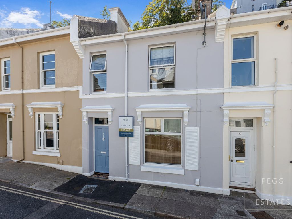 3 bed terraced house for sale in Warren Road, Torquay TQ2, £250,000