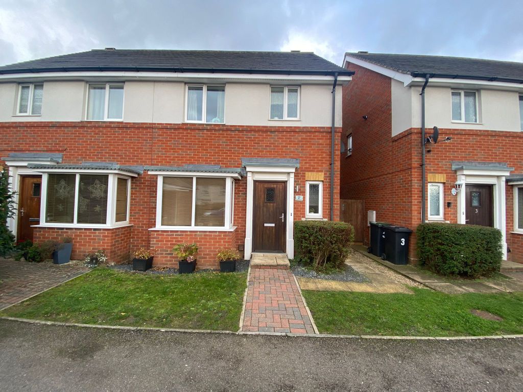 3 bed semidetached house to rent in Creeting Road, Stowmarket IP14