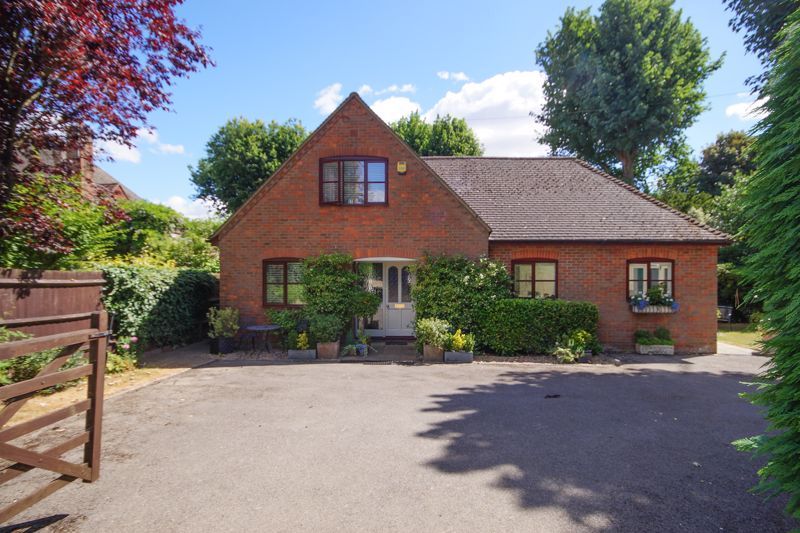 3 bed detached house for sale in Broombarn Lane, Great Missenden HP16