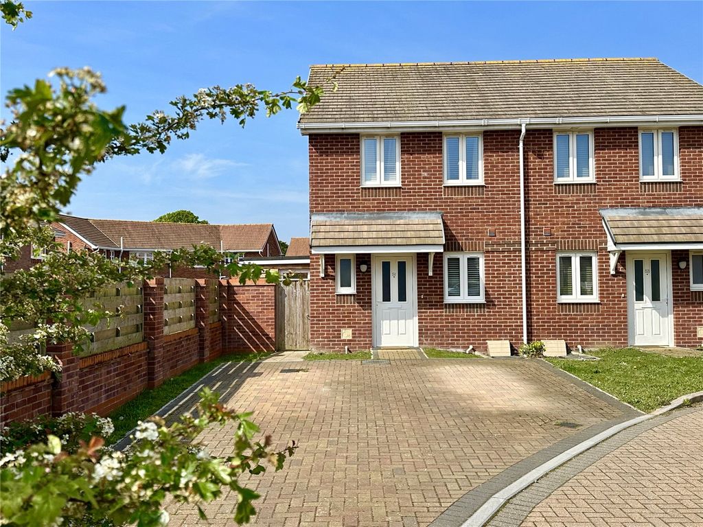 2 bed semidetached house for sale in Knight Gardens, Lymington