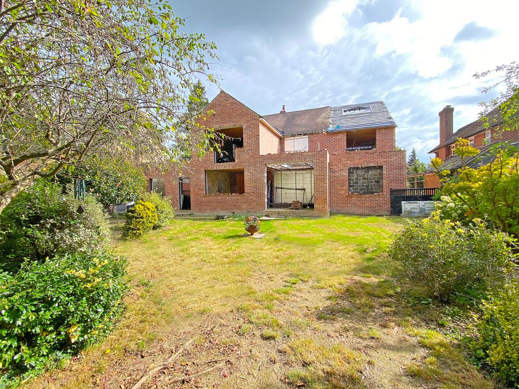 7 bed detached house for sale in Wheatlands Road East, Harrogate HG2, £