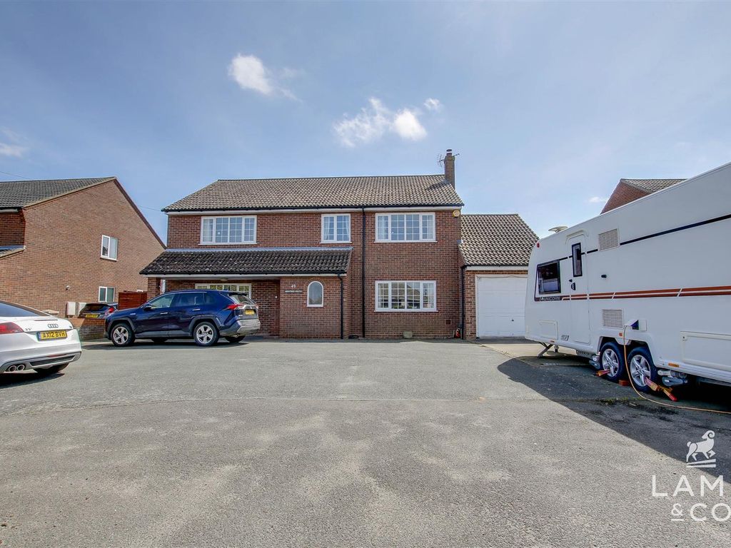 5 bed detached house for sale in Oakley Road, Dovercourt, Harwich CO12