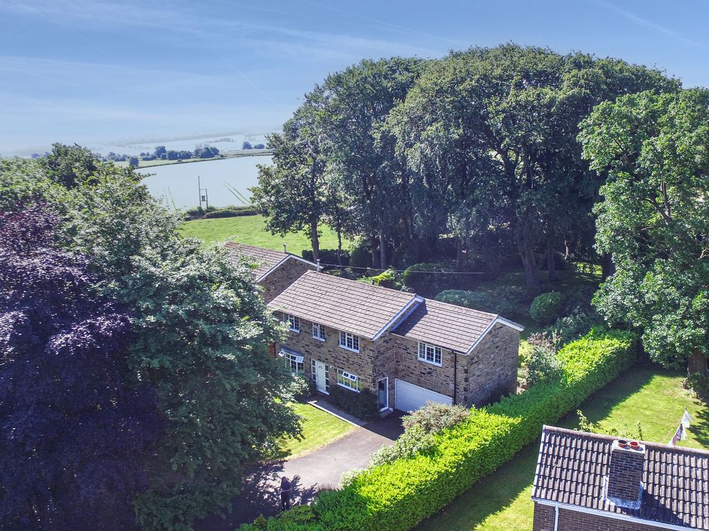 5 bed detached house for sale in Rectory Gardens, Emley, Huddersfield