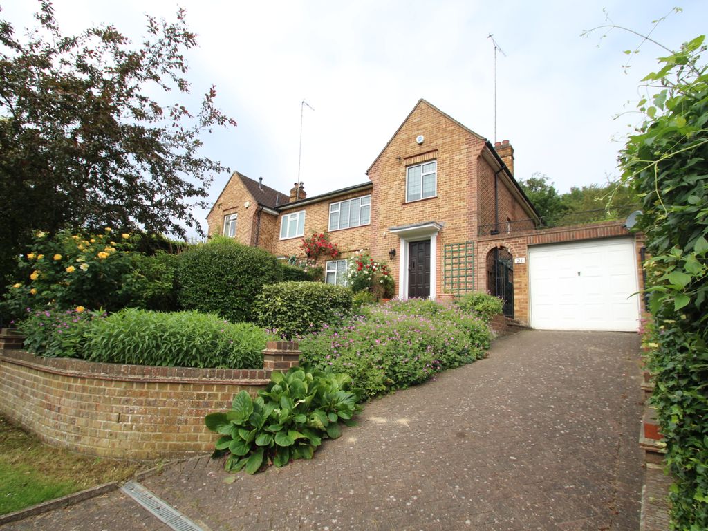 3 bed terraced house to rent in Vale Road, Bickley, Bromley, Kent BR1