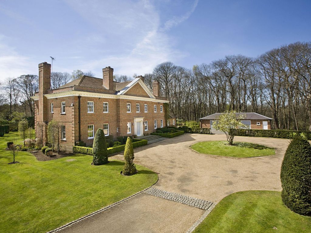 6 bed detached house to rent in Wentworth, Surrey GU25, £17,500 pcm