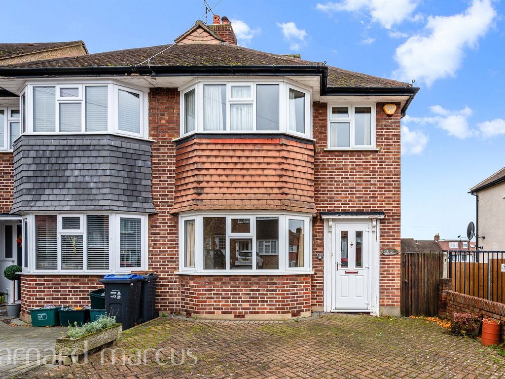 3 bed end terrace house for sale in Kingsbridge Road, Morden SM4, £