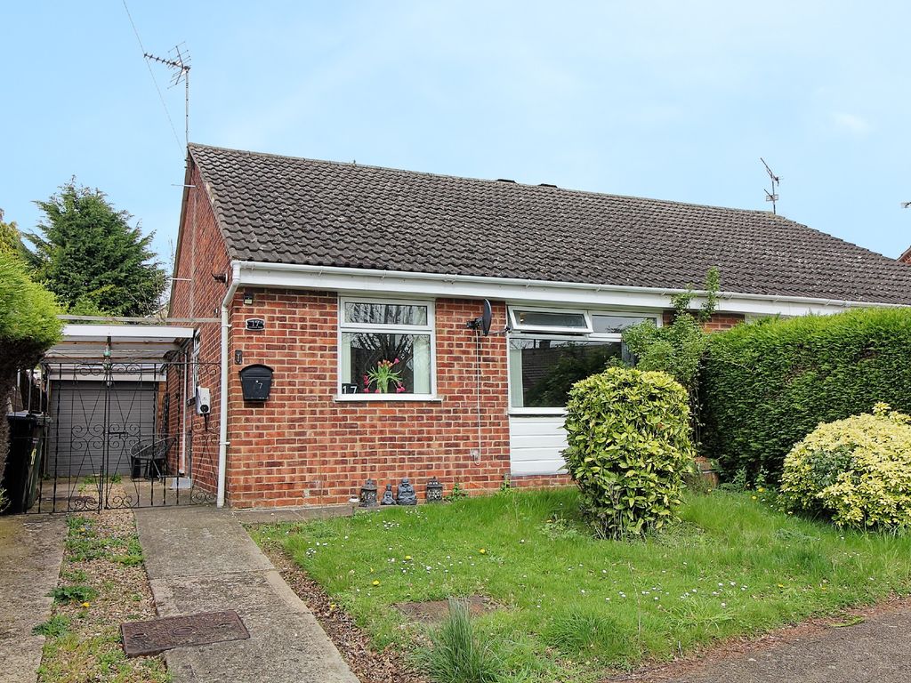 2 bed semidetached bungalow for sale in Derwent Walk, Oadby, Leicester
