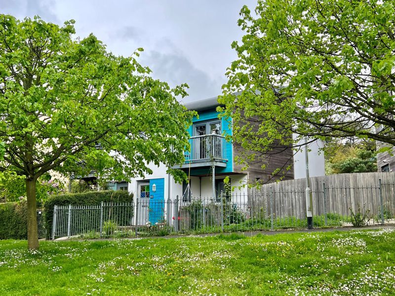 3 bed semidetached house for sale in Endeavour Court, Stoke, Plymouth