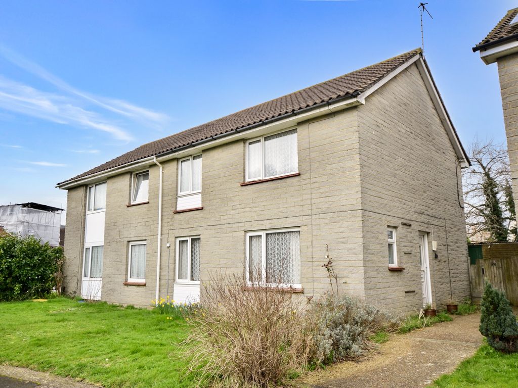 4 bed semidetached house for sale in Court Lodge Road, Horley RH6, £