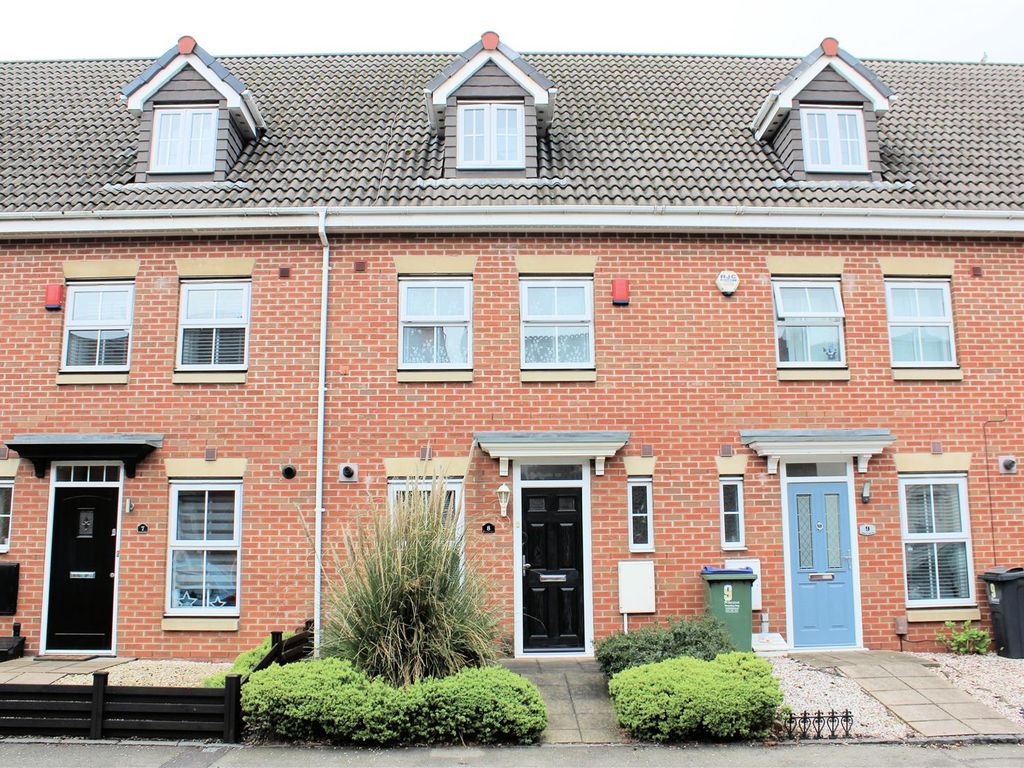 3 bed town house for sale in Holly Road, Rowley Regis, Sandwell B65