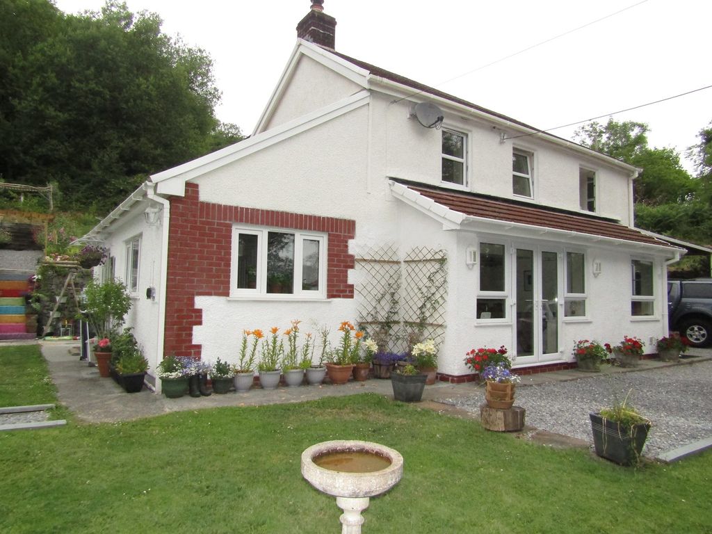 3 bed detached house for sale in Graig Road, Trebanos, Pontardawe. SA8
