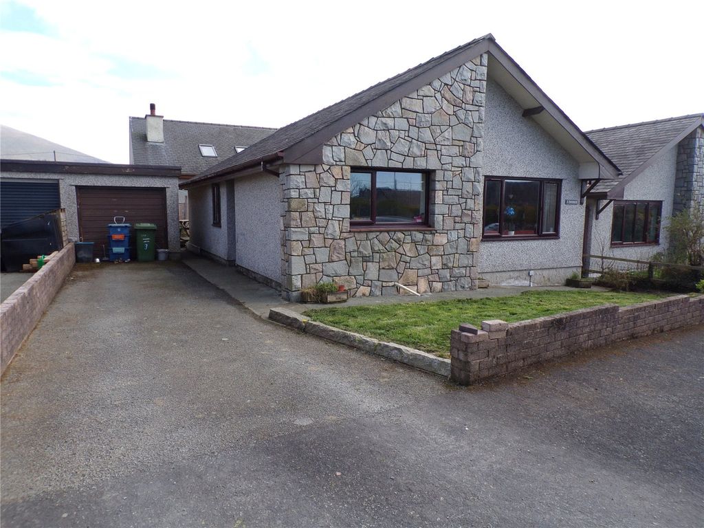 3 bed bungalow for sale in Croes Y Waun, Waunfawr, Caernarfon, Gwynedd
