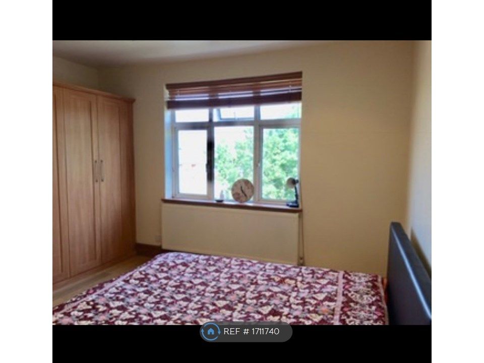 Room to rent in Eastern Avenue, Ilford IG4 Zoopla