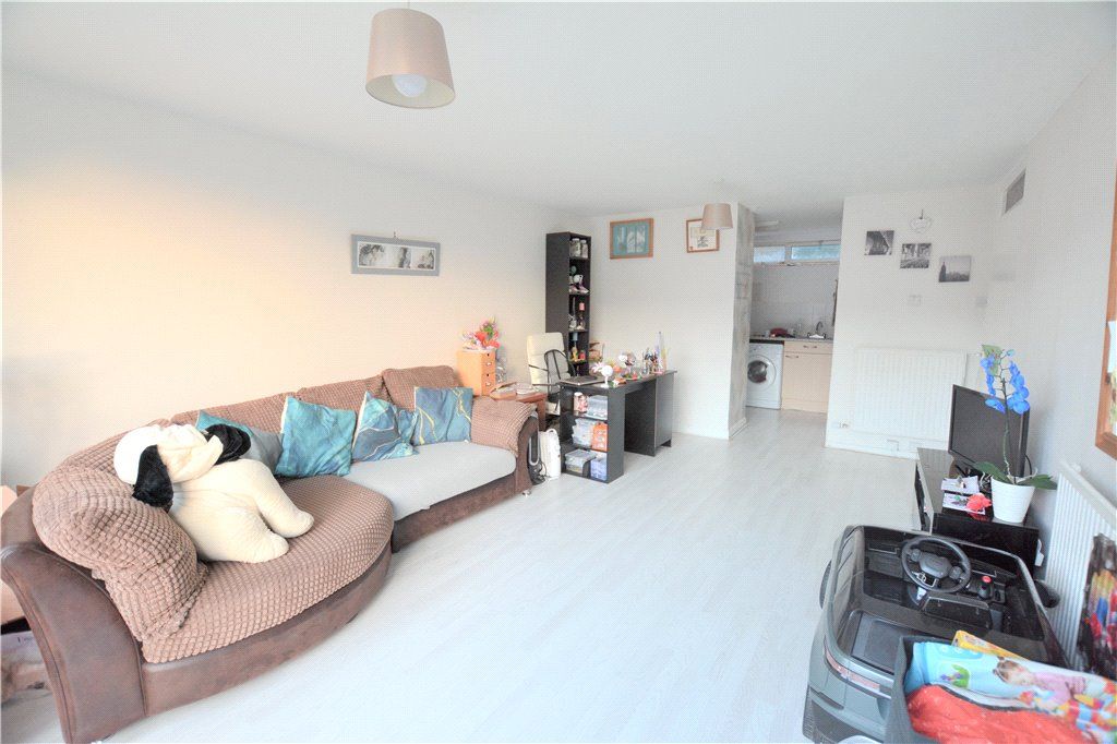 1 bed flat for sale in Dovedale Close, Harefield, Uxbridge UB9 Zoopla
