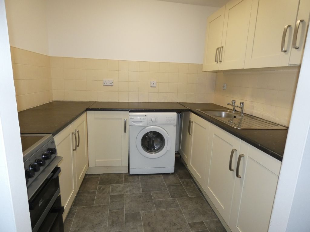 2 bed flat to rent in Marie Curie Drive, Elswick, Newcastle Upon Tyne