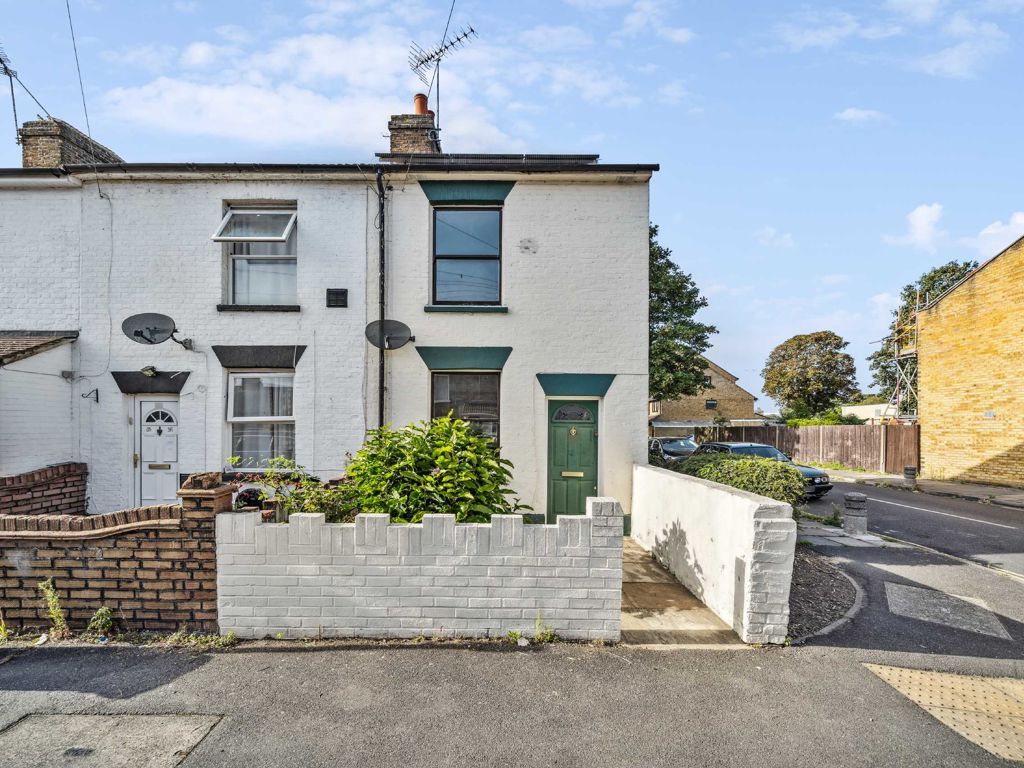 3 bed property for sale in Orchard Road, Hounslow TW4, £425,000 Zoopla