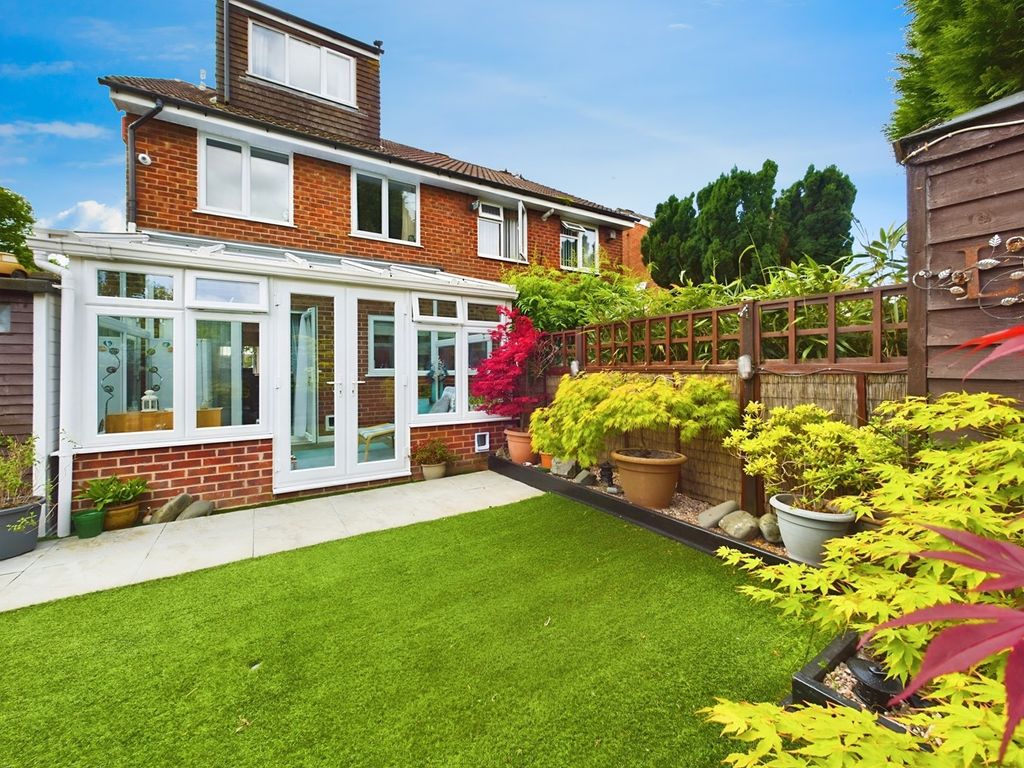 4 bed semidetached house for sale in Botley Road, Southampton SO19, £