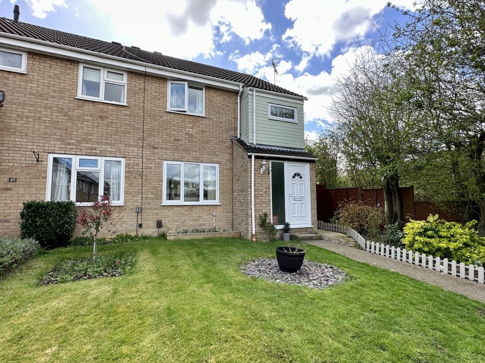 3 bed end terrace house for sale in Brick Kilns, Godmanchester PE29