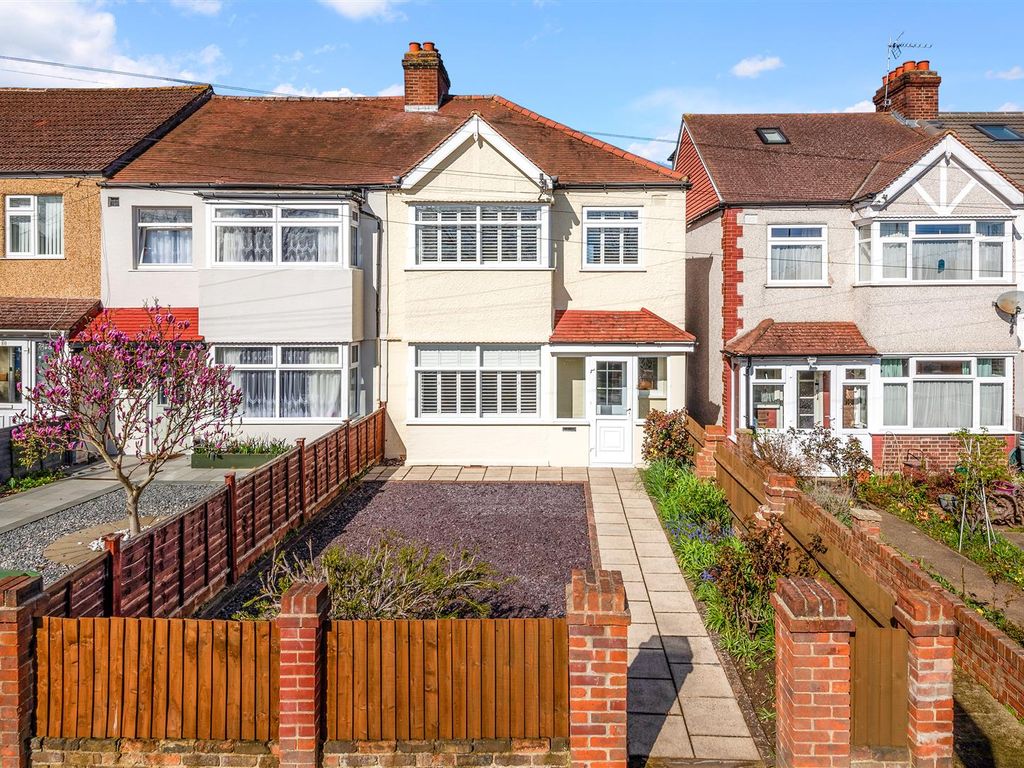 3 bed end terrace house for sale in St. Dunstans Hill, Cheam, Sutton