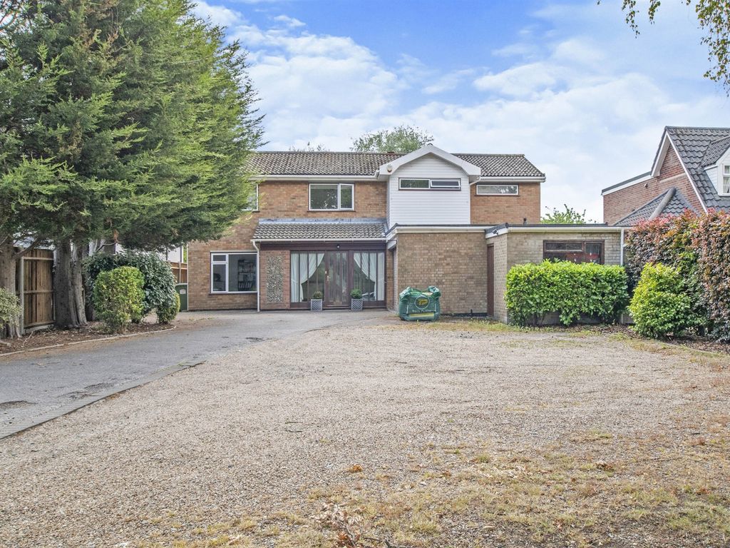 6 bed detached house for sale in Corton Long Lane, Corton, Lowestoft