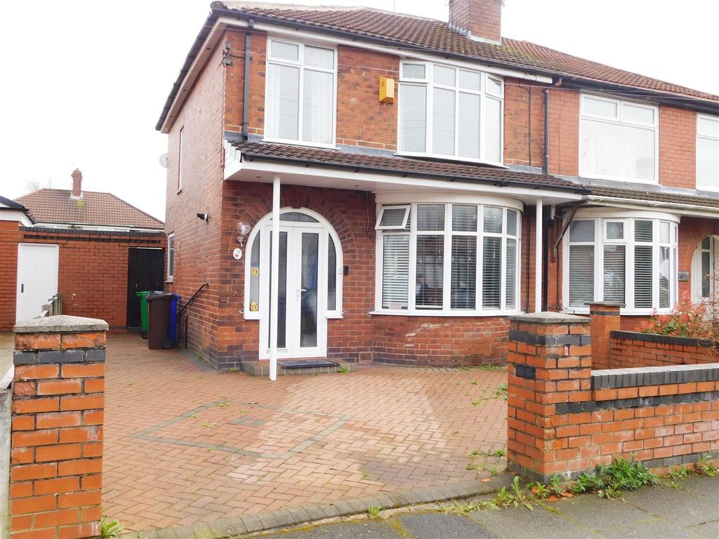 3 bed semidetached house for sale in Barlea Avenue, Manchester M40