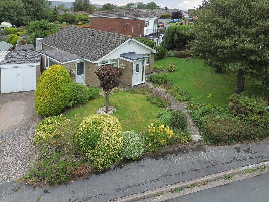 2 bed detached bungalow for sale in Blagdon Close, Bleadon, Weston