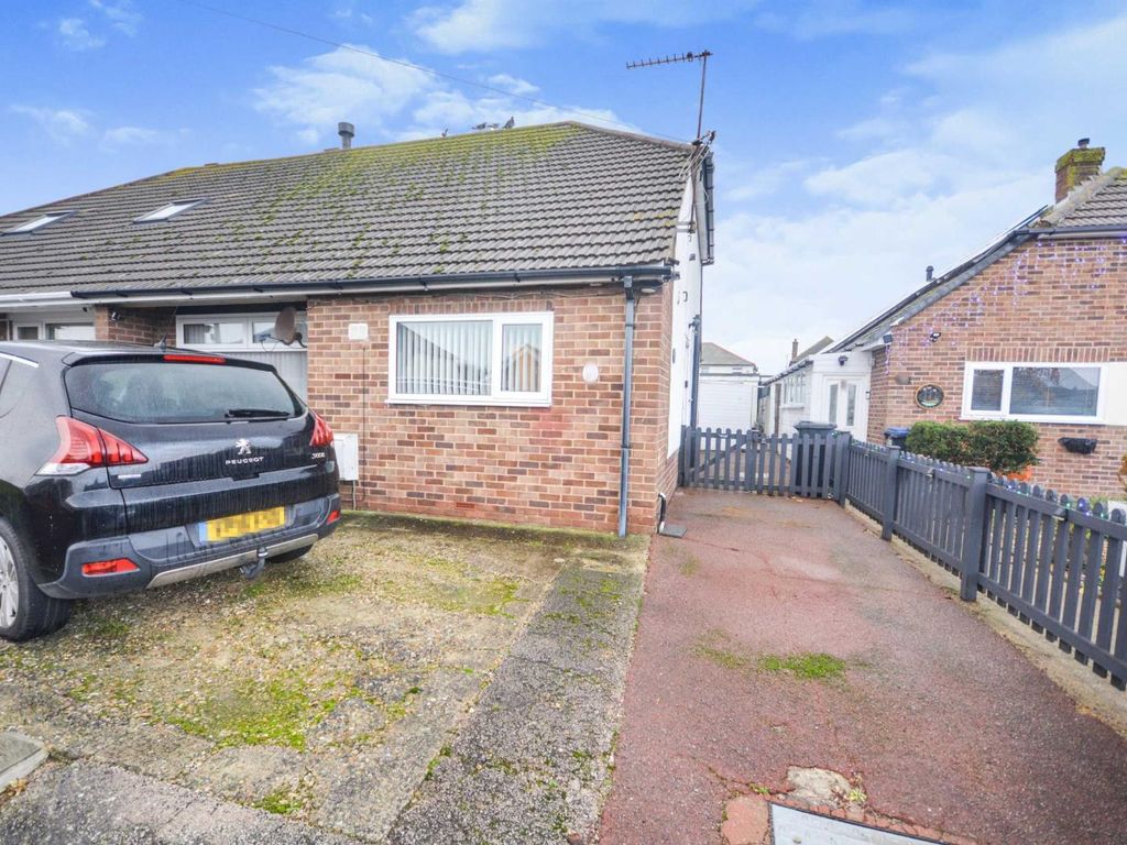 2 bed semidetached bungalow for sale in Violet Avenue, Ramsgate, Kent