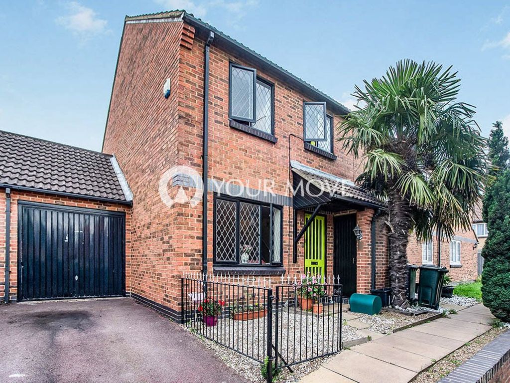 3 bed semidetached house for sale in Bevans Close, Greenhithe, Kent