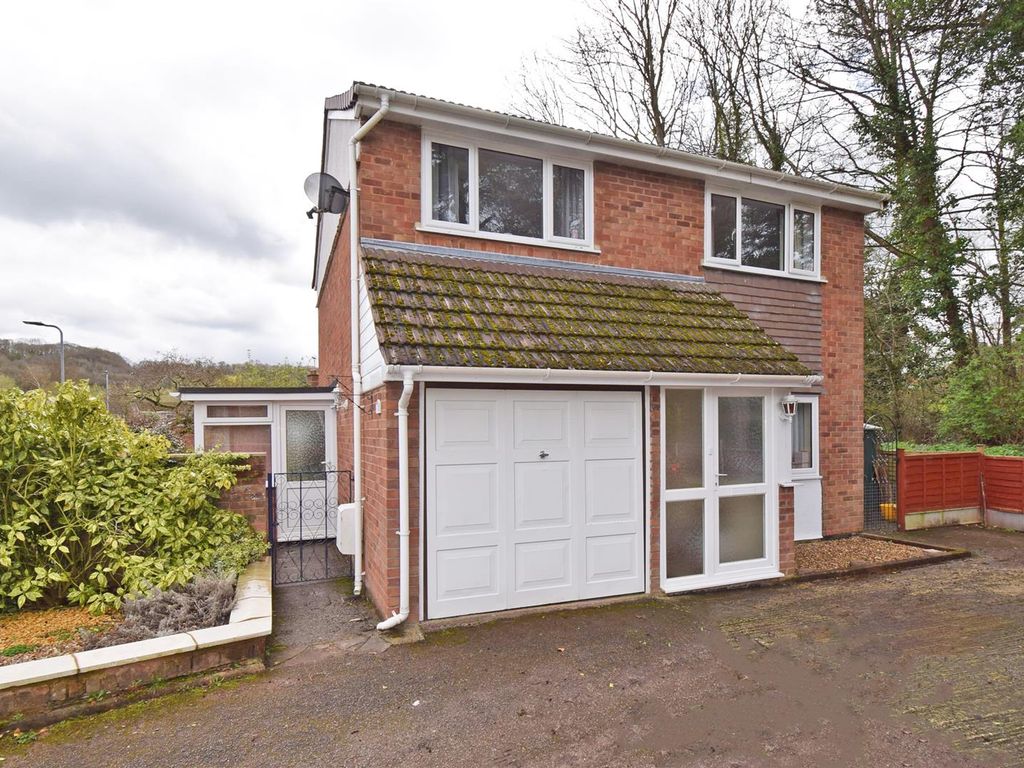 4 bed detached house for sale in Waterside, RossOnWye HR9 Zoopla