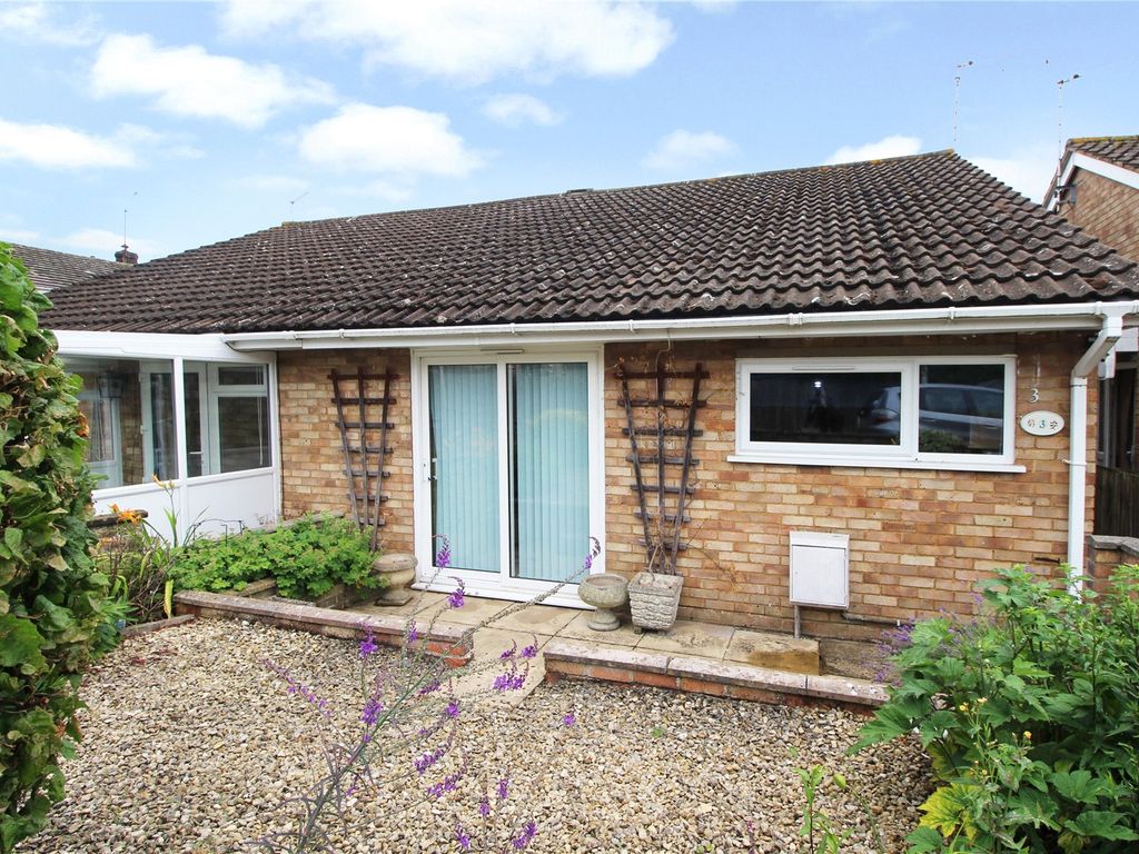 2 bed semidetached bungalow for sale in Bulpit Lane, Hungerford