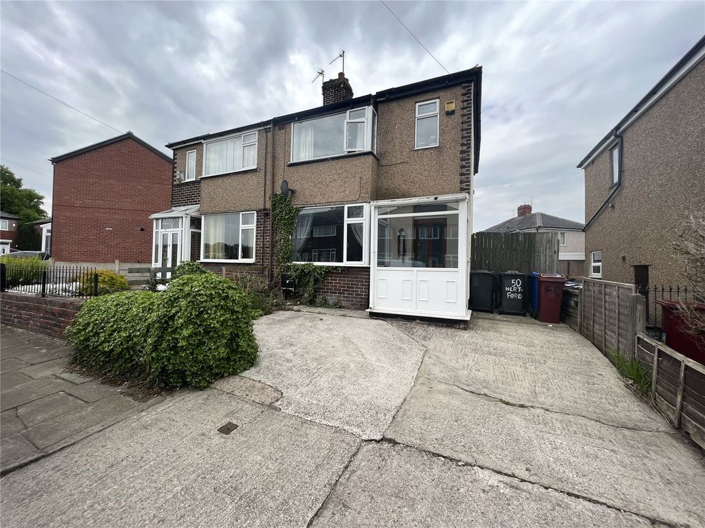 3 bed semidetached house for sale in Hertford Street, Blackburn