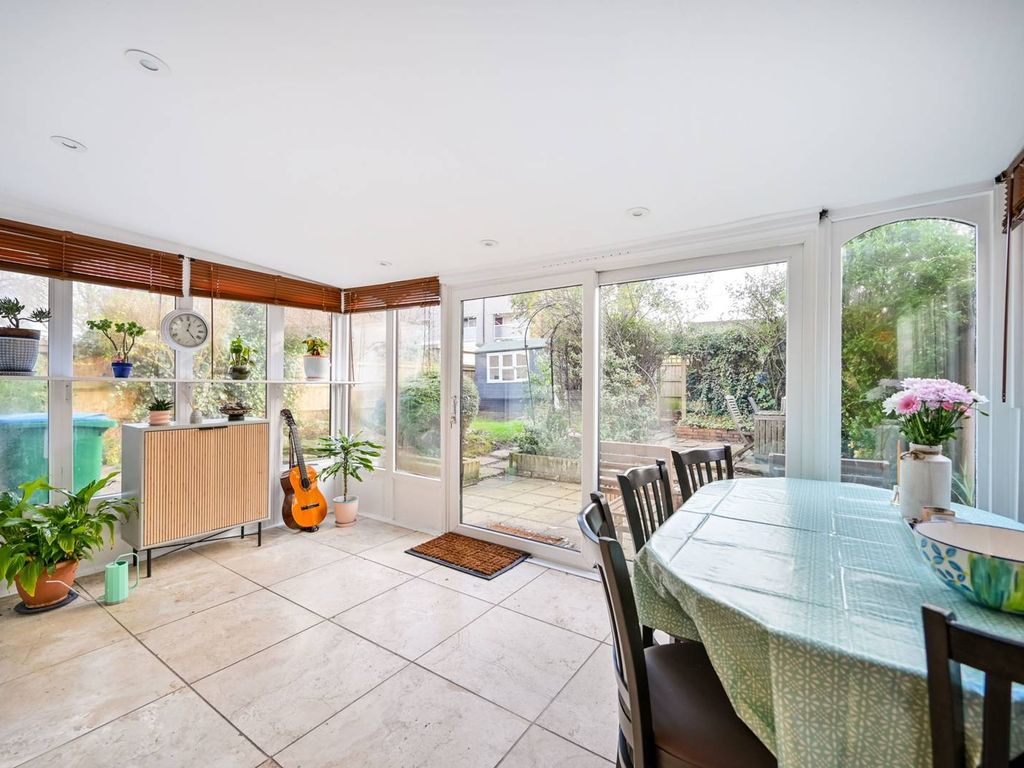 3-bed-maisonette-for-sale-in-kingfisher-drive-ham-richmond-tw10