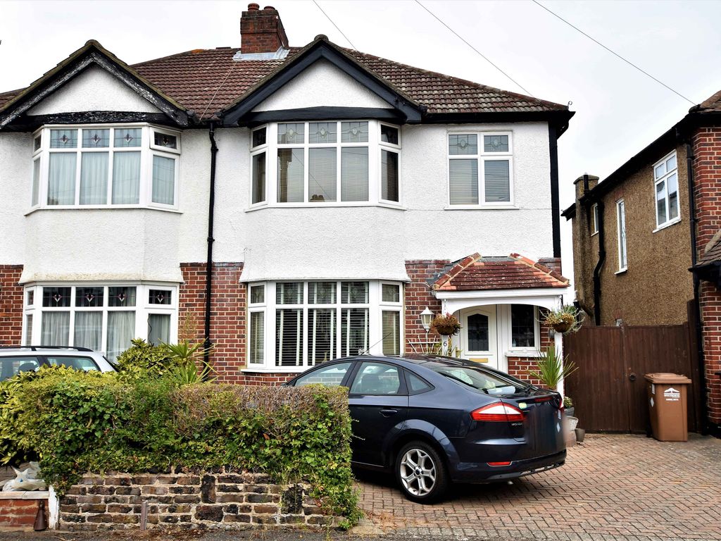 3 bed semidetached house for sale in Gables Avenue, Ashford, Middlesex