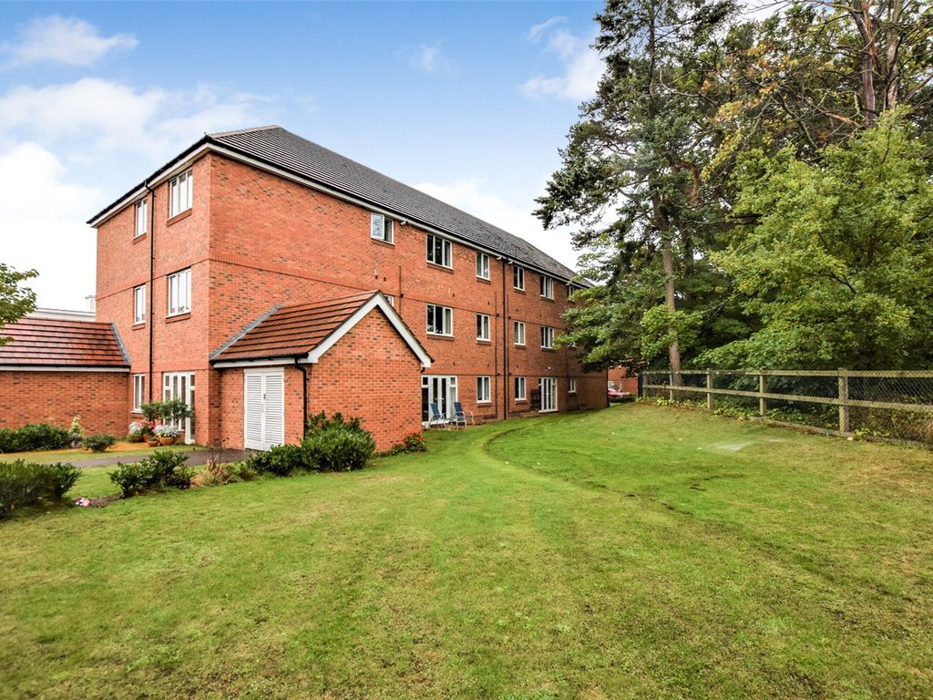 2 bed flat for sale in Centrifuge Way, Farnborough GU14 Zoopla