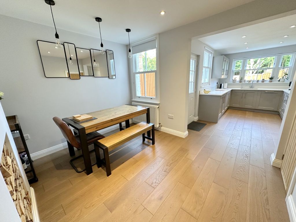 2 bed end terrace house for sale in St Lukes Road, Old Windsor