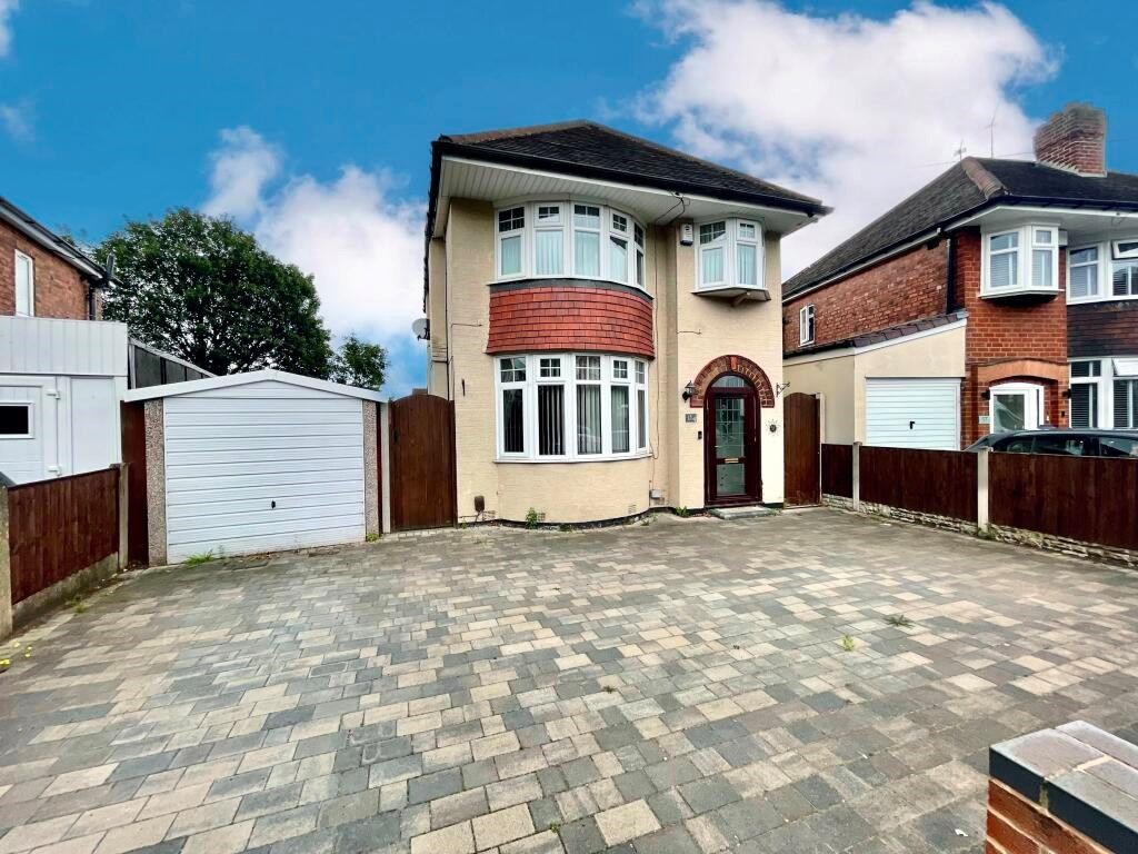 3 bed detached house for sale in Chestnut Road, Wednesbury WS10, £