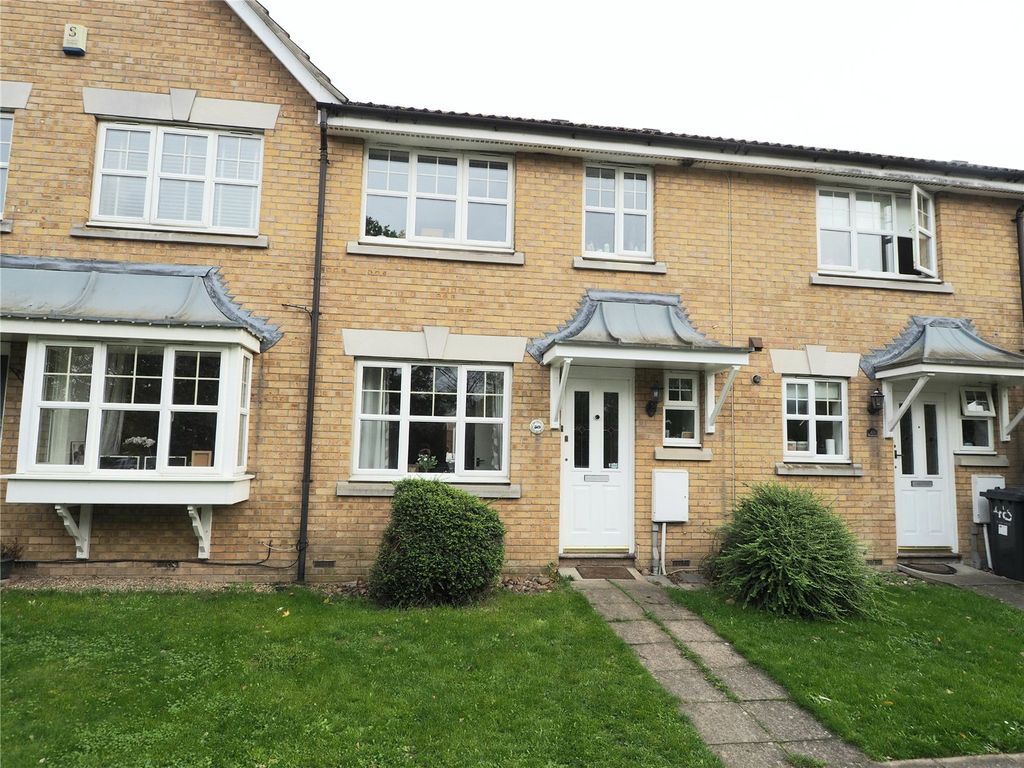 3 bed terraced house for sale in Grosvenor Road, Rayleigh, Essex SS6