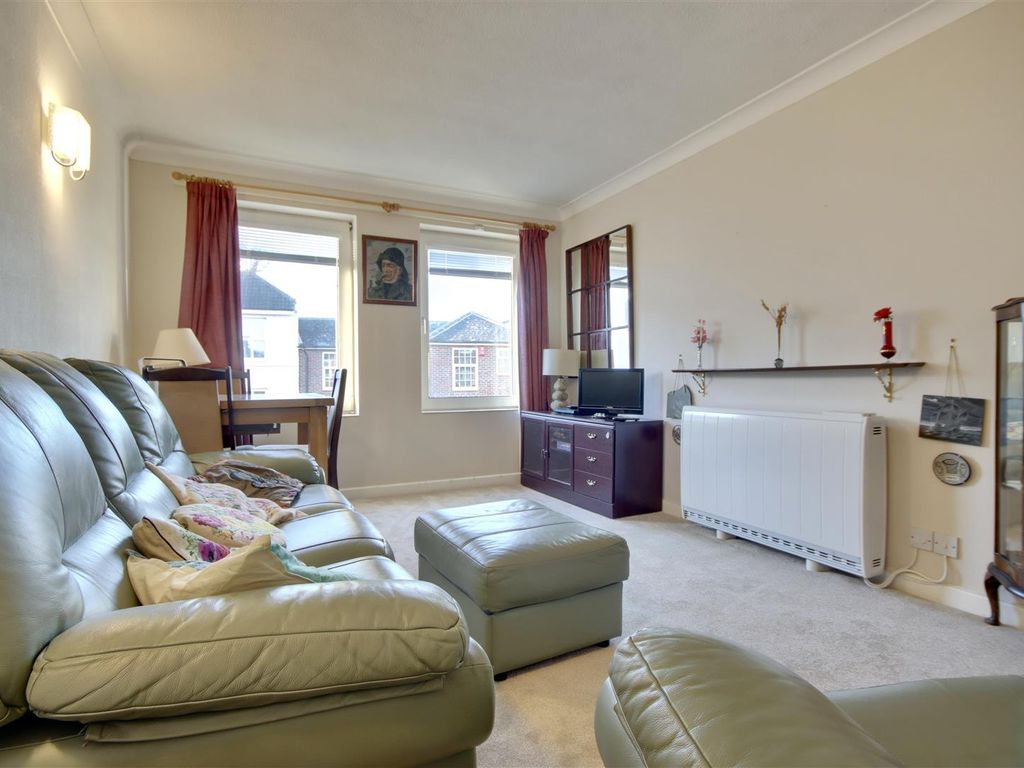 1 bed flat for sale in Green Road, Southsea PO5, £85,000 Zoopla