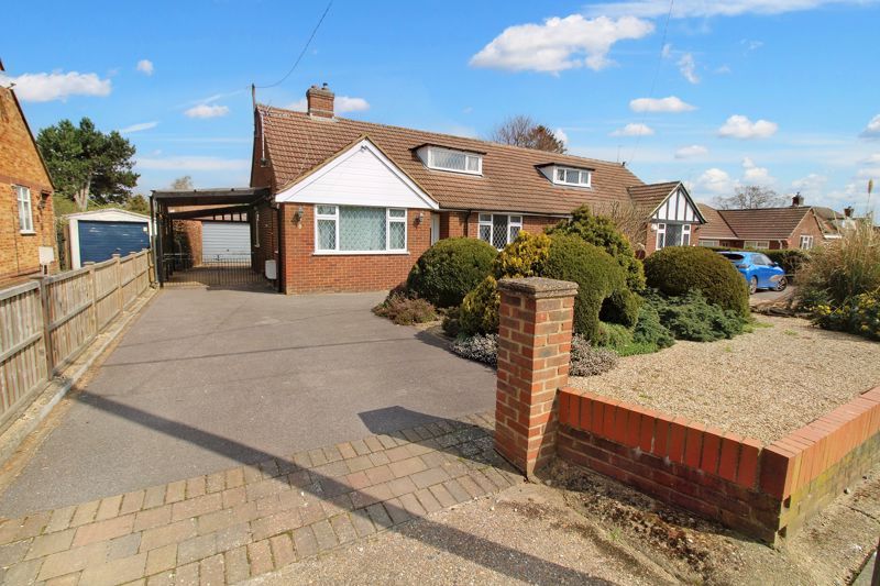 3 bed semidetached bungalow for sale in Hogg Lane, Holmer Green, High