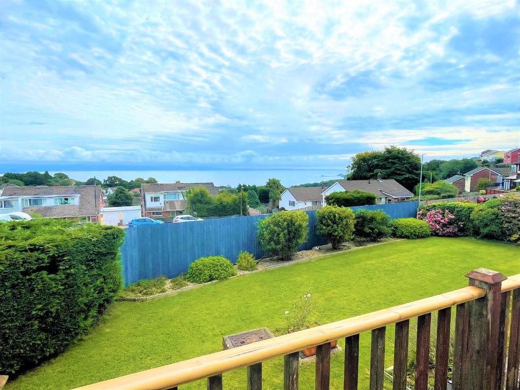 3 bed detached bungalow for sale in Southlands Drive, West Cross