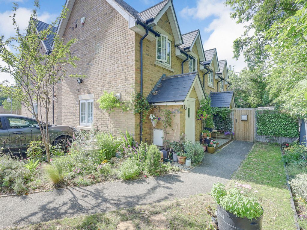 2 bed semidetached house for sale in Hampton Court, Basildon SS15 Zoopla