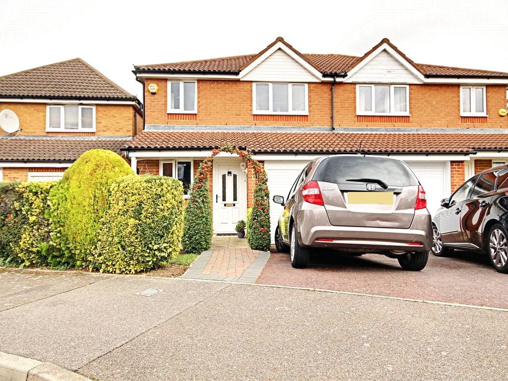 3 bed semidetached house for sale in Manton Road, Enfield, Middlesex