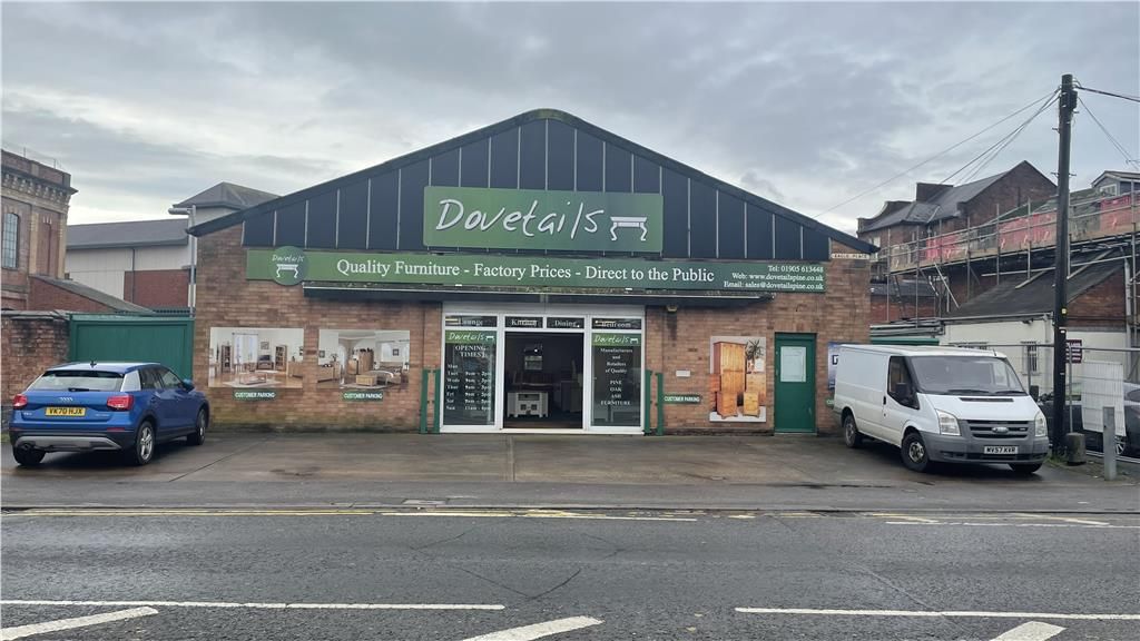 Retail premises to let in Eagle Place, Pheasant Street, Worcester