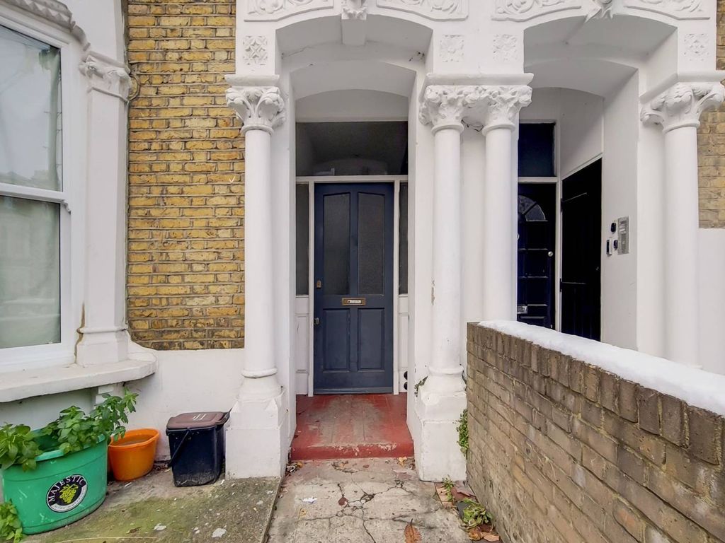 2 bed flat to rent in Saltoun Road, Brixton, London SW2 Zoopla