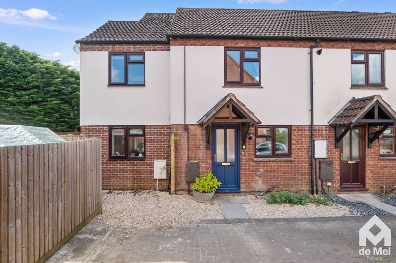 3 bed end terrace house for sale in Meadow Lea, Cleeve