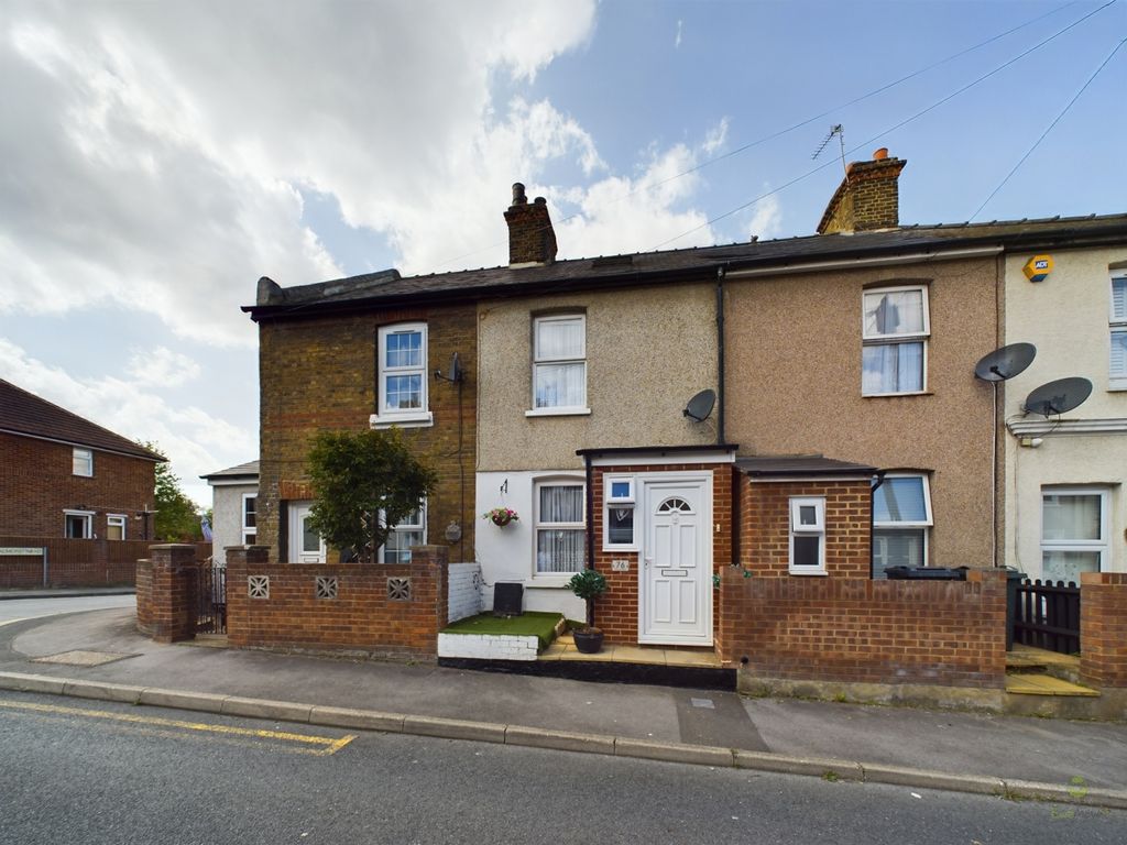 3 bed terraced house for sale in Hill House Road, Dartford DA2, £
