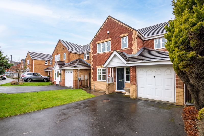 4 bed detached house for sale in Bradshaw Close, Standish, Wigan WN6