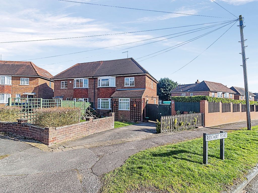 3 bed semidetached house for sale in Ridgway Road, Brogborough